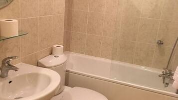 Apartment, 2 Bedrooms, 2 Bathrooms | Bathroom | Combined shower/tub, free toiletries, hair dryer, towels