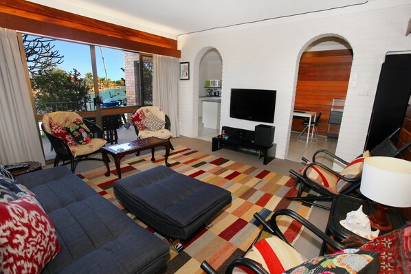 Standard Apartment, 2 Bedrooms | Living area