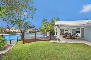 Property grounds - Balyarta 38 (Mooloolaba)