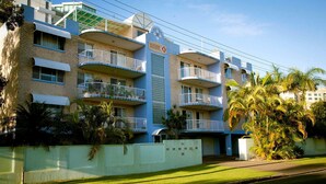 Unclassified image, 5 of 11, button - Beachside 2 (Mooloolaba)