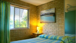 Unclassified image, 3 of 11, button - Beachside 2 (Mooloolaba)