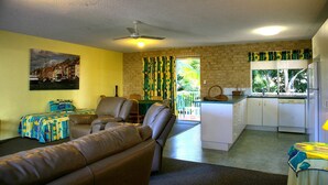 Unclassified image, 2 of 11, button - Beachside 2 (Mooloolaba)