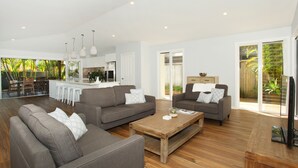 Living area - Carrothool 29 (Mooloolaba)