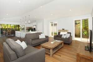Standard Room | Living area