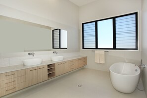 Bathroom - Culbara 23b (Mooloolaba)