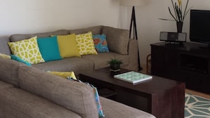Standard Room | Living room | TV - Headlands 10 (Alexandra Headland)