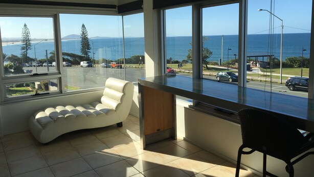 Standard Room | Living area | TV - Headlands 24 (Alexandra Headland)