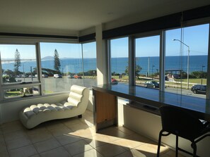 Standard Room | Living area