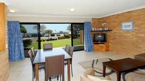 Unclassified image, 4 of 18, button - Illawong 2 (Mooloolaba)