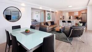 Unclassified image, 2 of 21, button - Jedda Unit 5 (Mooloolaba)