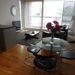 Basic Apartment, 2 Double Beds | In-room dining - Stylish Quayside Apartment (Newcastle-upon-Tyne)