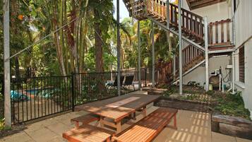 Tempat makan outdoor