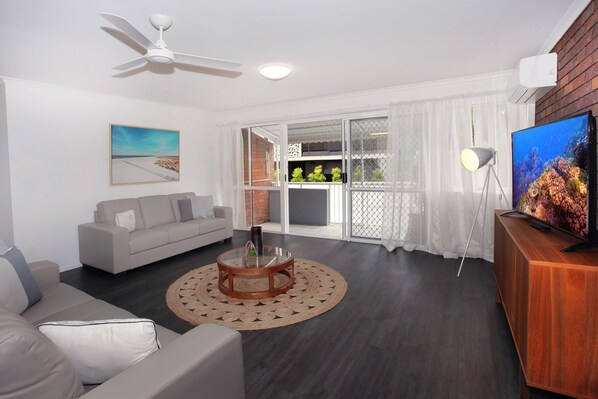 Standard Room | Living area