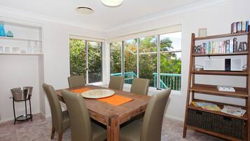 Standard Room | In-room dining