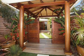 Property entrance - Okinja 71 (Alexandra Headland)