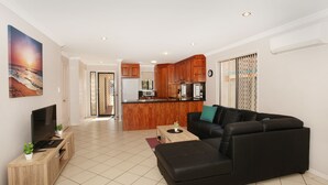 Living area - Oomoo 27a (Buddina)