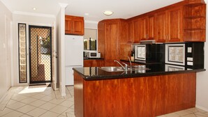 Private kitchen - Oomoo 27a (Buddina)