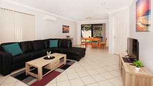 Living area - Oomoo 27a (Buddina)