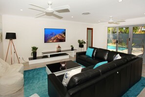 Standard Room | Living area