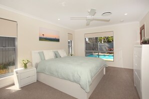 Standard Room | Iron/ironing board, cribs/infant beds, free WiFi, bed sheets