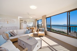 Standard Room | Living area