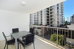 Standard Room | Balcony - Seamark 504 (Mooloolaba)