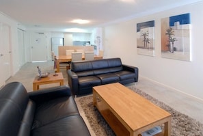 Standard Room | Living area | TV