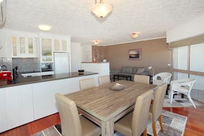 Standard Room | In-room dining