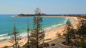 Unclassified image, 4 of 29, button - Sirocco 1006 (Mooloolaba)