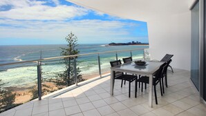 Unclassified image, 3 of 29, button - Sirocco 1006 (Mooloolaba)