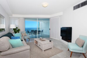 Standard Room | Living area | TV - Sirocco 504 (Mooloolaba)