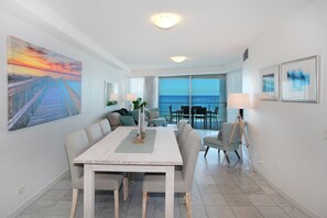 Standard Room | In-room dining - Sirocco 504 (Mooloolaba)