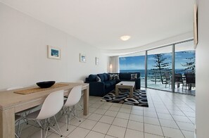 Standard Room | Living area