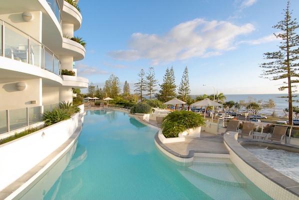 Outdoor pool - Sirocco 906 (Mooloolaba)