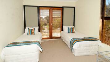 Standard Room | Iron/ironing board, cribs/infant beds, free WiFi, bed sheets