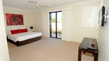 Standard Room | Iron/ironing board, cots/infant beds, free WiFi, bed sheets
