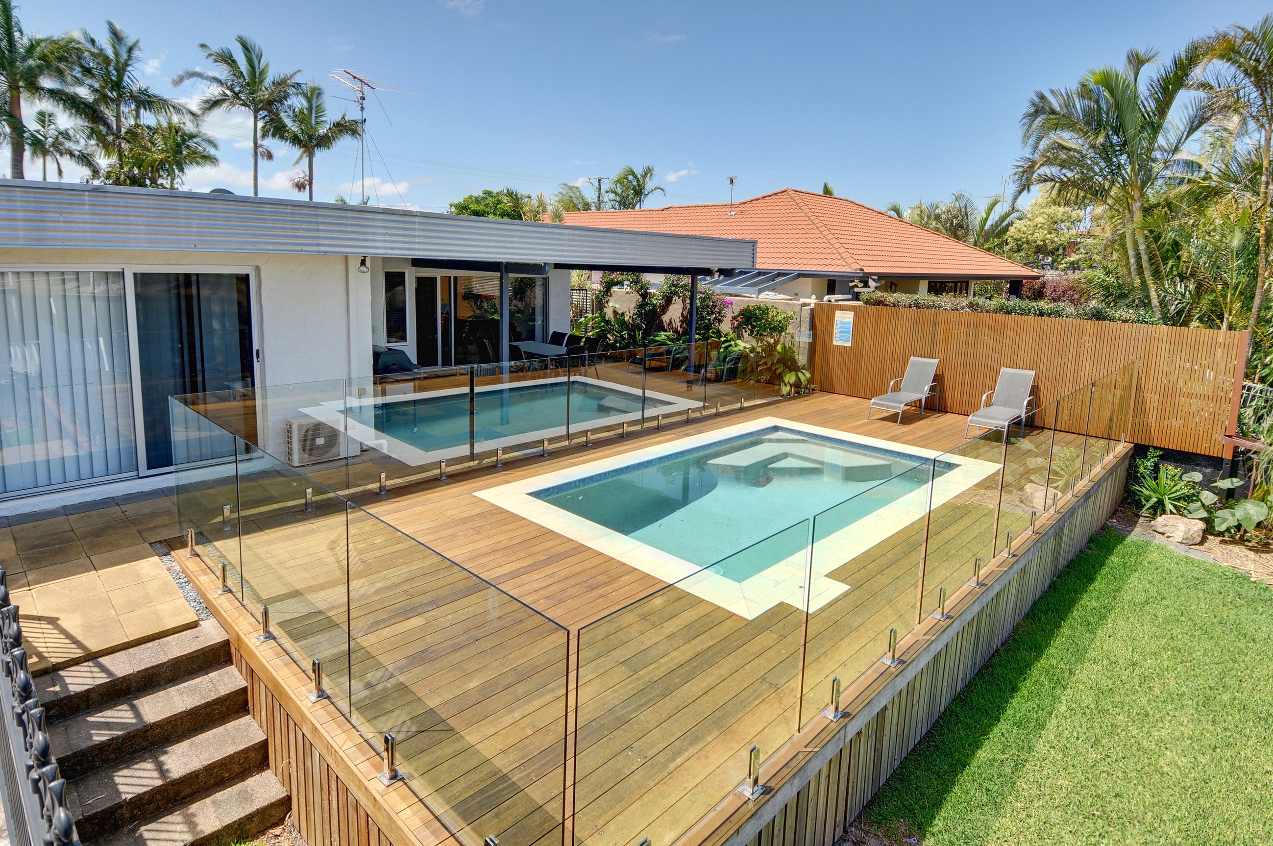 Kolam renang outdoor