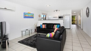 Standard Room | Living area | TV - Tindarra 7 (Alexandra Headland)