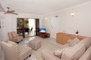 Standard Room | Living area - Windmill 3 (Mooloolaba)