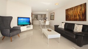 Living area - Zanzibar 404 (Mooloolaba)
