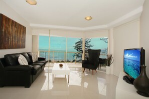 Standard Room | Living area