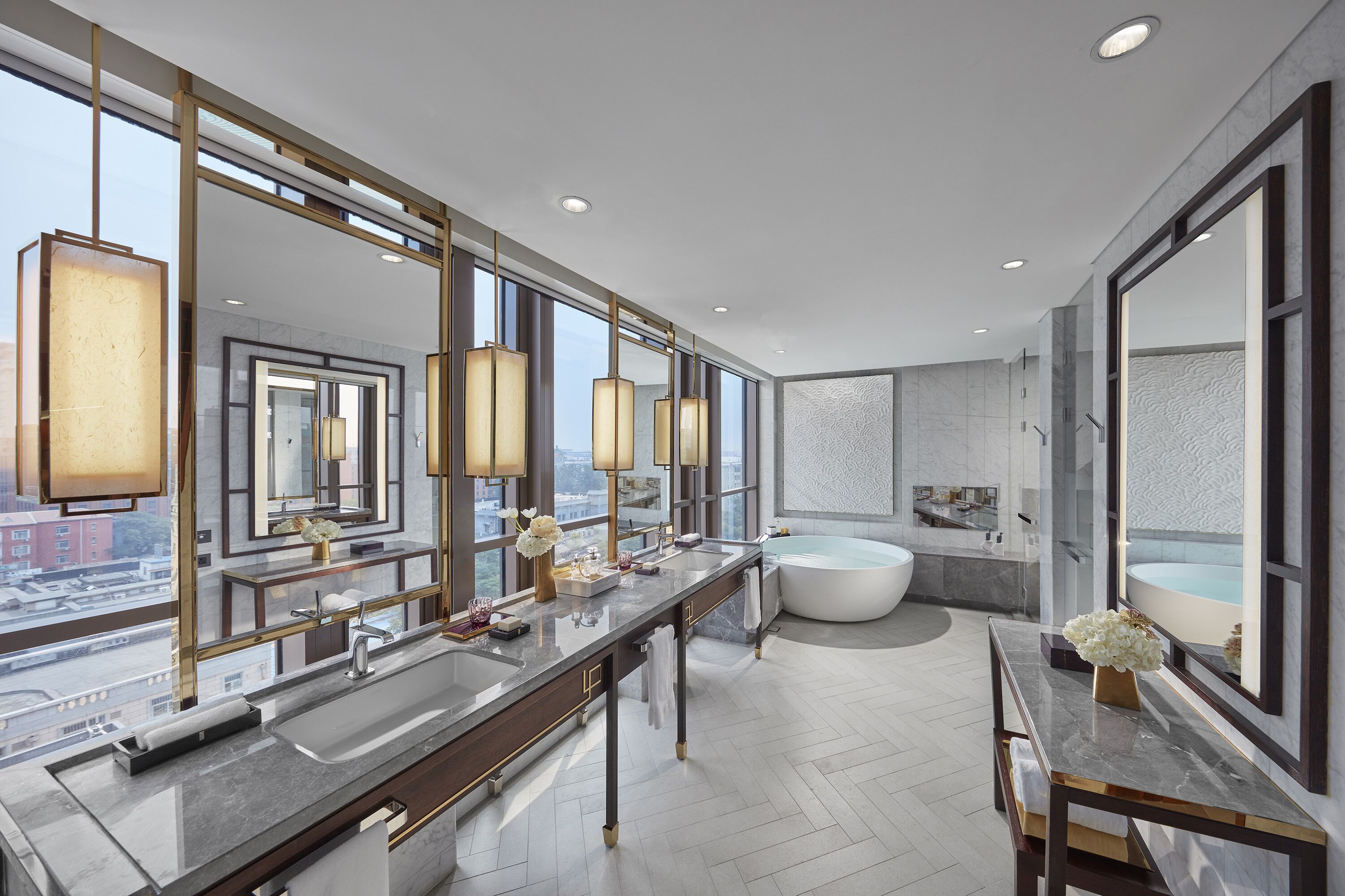 deluxe suite | bathroom | separate bathtub and shower, deep-soaking bathtub, rainfall showerhead