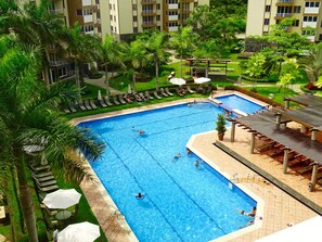 2 utendørsbassenger