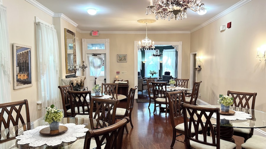 The Lincoln Short North B&B