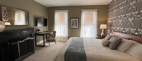 Classic Room, 1 King Bed, Non Smoking, Private Bathroom