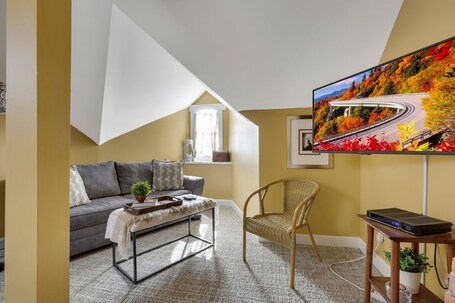 Signature Suite, Multiple Beds, Non Smoking, Private Bathroom