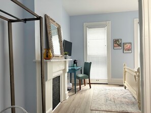 Quarto clássico, 1 cama Queen | 1 quarto, roupas de cama premium, individualmente decorados
