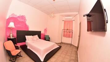 Caja de seguridad en la habitación, escritorio y wifi gratis