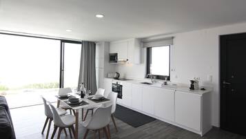 House, 2 Bedrooms (1st Floor) | Living room | Flat-screen TV