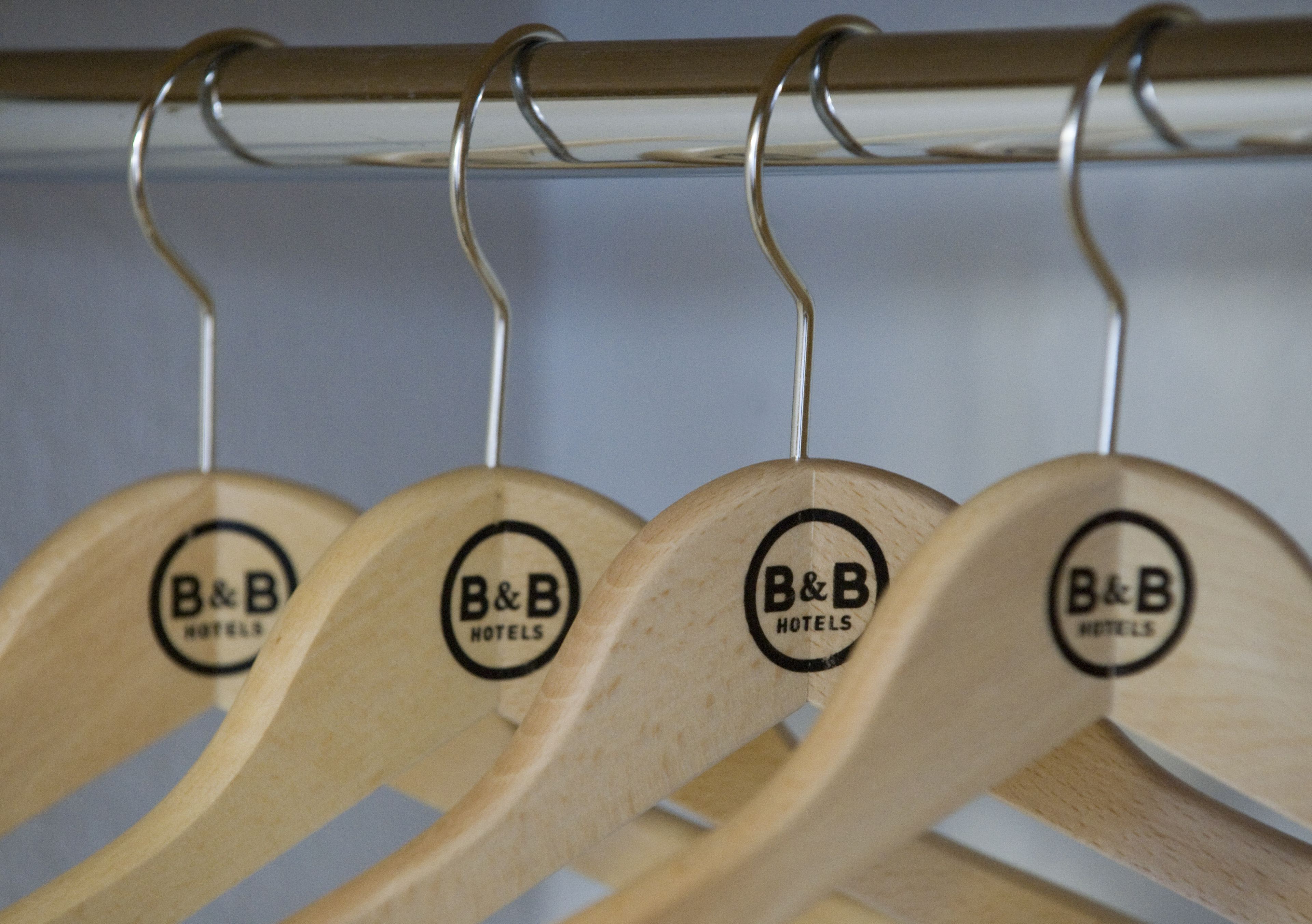 desk, soundproofing, free cots/infant beds, free wifi